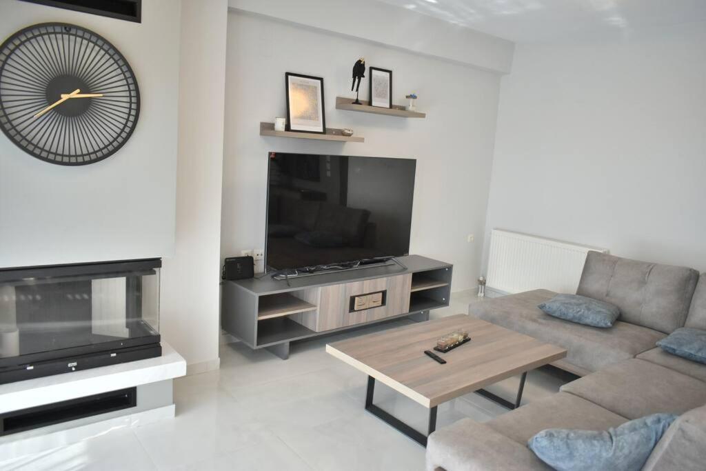 Modern Luxury Suite Кардиця Екстер'єр фото