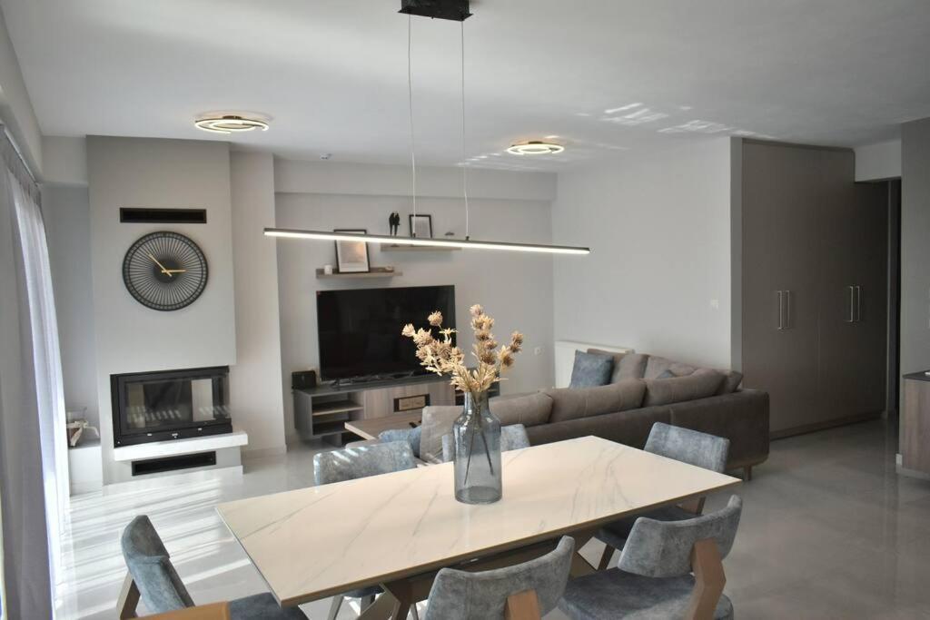 Modern Luxury Suite Кардиця Екстер'єр фото