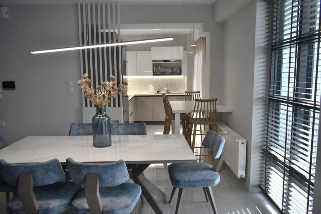 Modern Luxury Suite Кардиця Екстер'єр фото