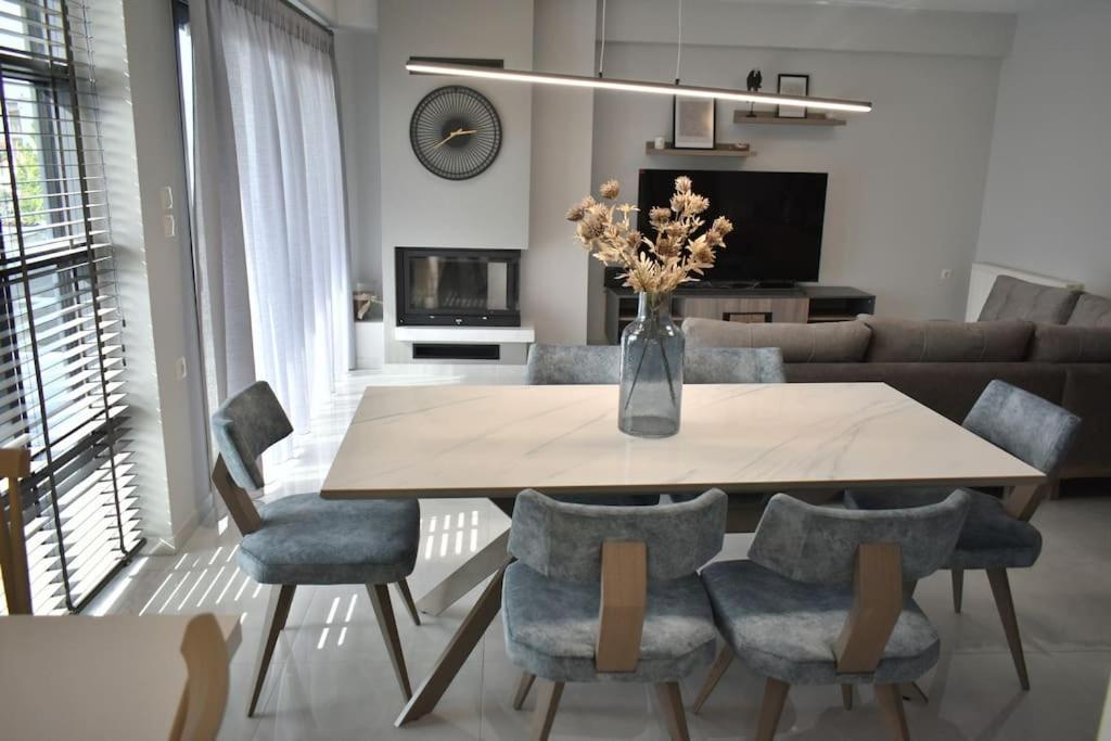 Modern Luxury Suite Кардиця Екстер'єр фото